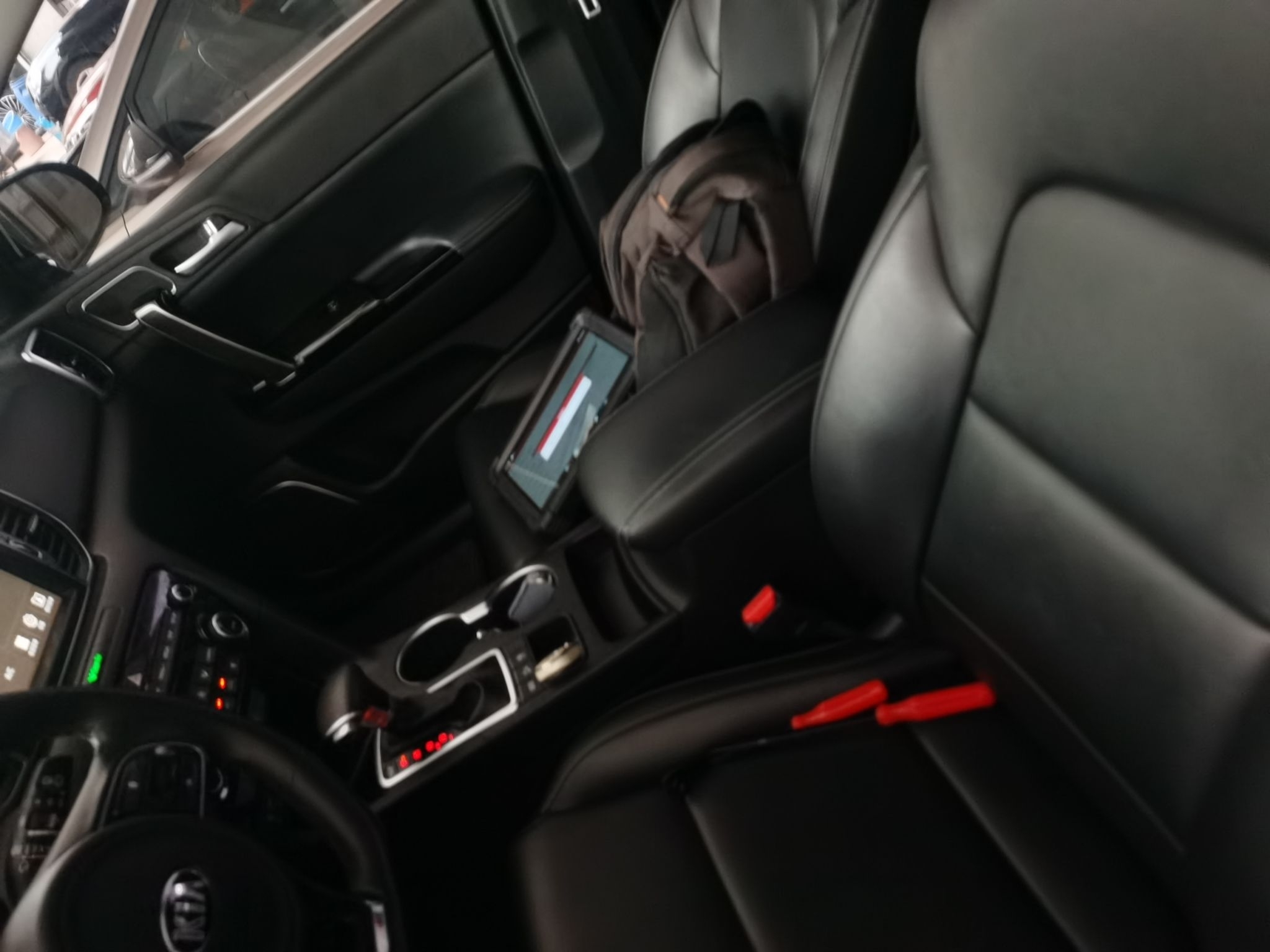 Переднее сиденье в автомобиле