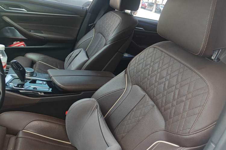 Used BMW 5 Series 2021 Restyled 530Li Luxury Edition M Sport Package Left Front Seat