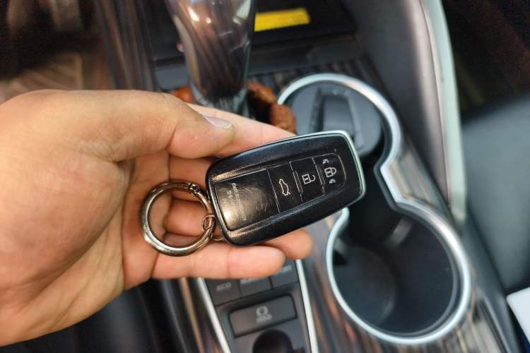 Used Toyota Camry 2019 2.5G Luxury Edition China V Standard Vehicle Key