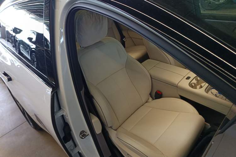 Used Li Auto i6 2025 Model Two-Wheel-Drive Standard Type