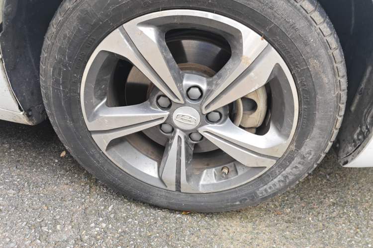 Used Geely Auto Emgrand GL 2018 1.8L Manual Elite Smart Connectivity Version Right Front Wheel Hub