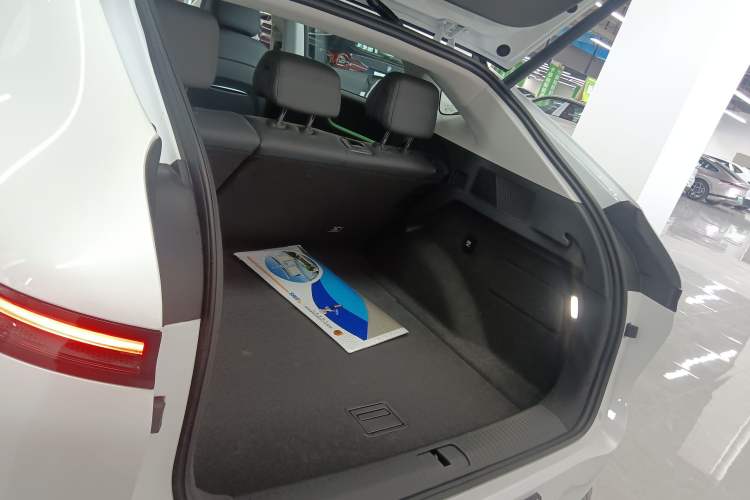 Used XPeng G6 2025 625 Long-Range Max Tech Edition Trunk