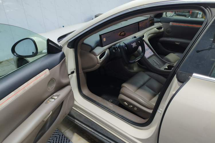 Used IM L6 2025 Ultra Model
