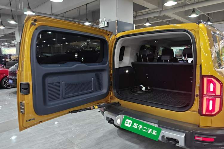 Used Formula Leopard Leopard 5 2023 Navigator Edition