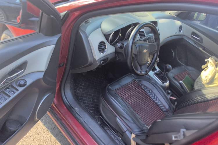 Used Chevrolet Cruze 2012 1.6L SE MT
