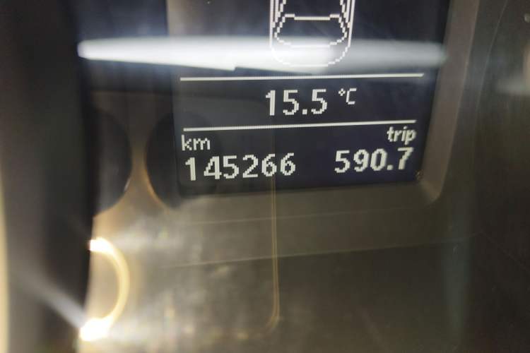 Used Volkswagen Passat 2017 330TSI DSG Luxury Edition Odometer Close Up