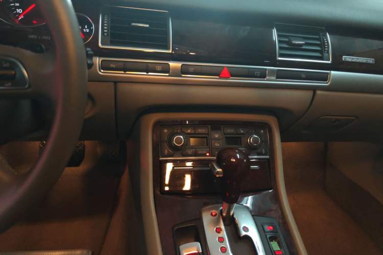 Used Audi A8 2009 A8L 4.2 FSI quattro Prestige Edition Audio And AC Panel