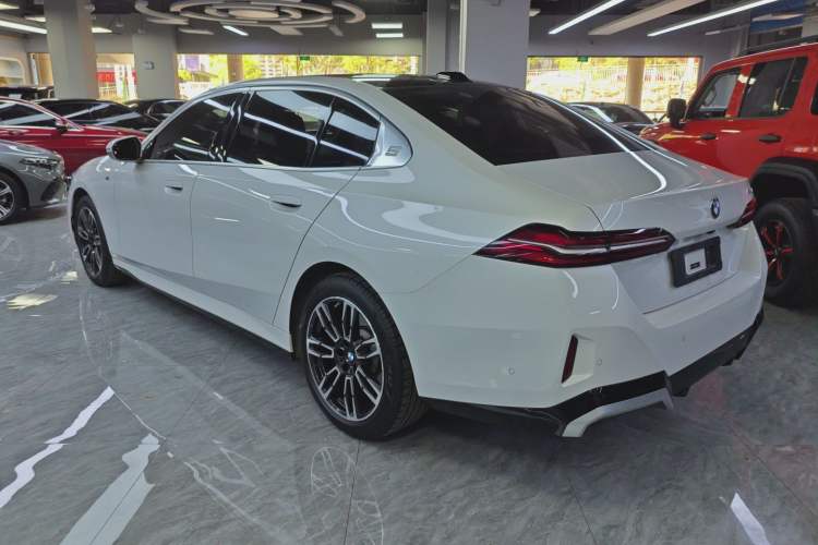 Used BMW 5 Series 2024 530Li Leading Model M Sport Package Exterior 1