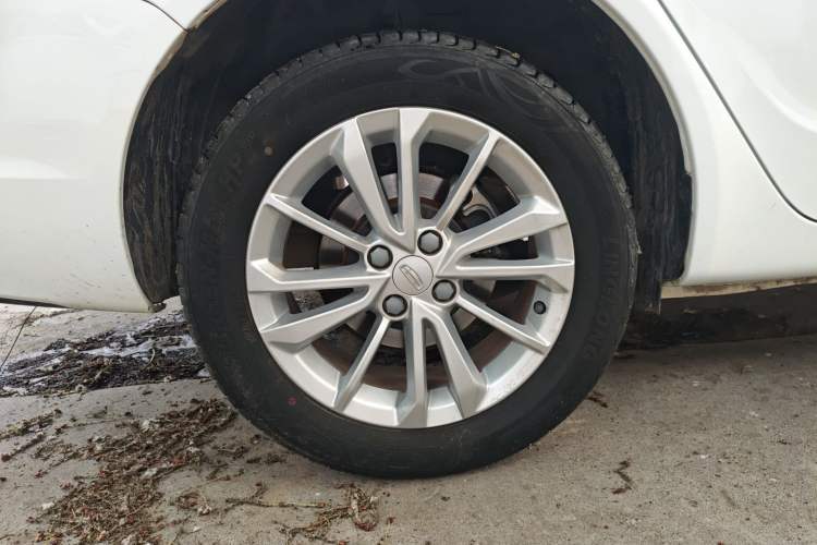 Used Geely Auto Vision 2020 Revised 1.5L Manual Asian Games Edition Right Rear Wheel Hub