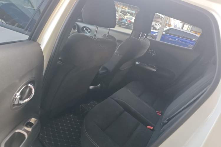 Used Infiniti ESQ 2014 1.6L Spontaneous Edition