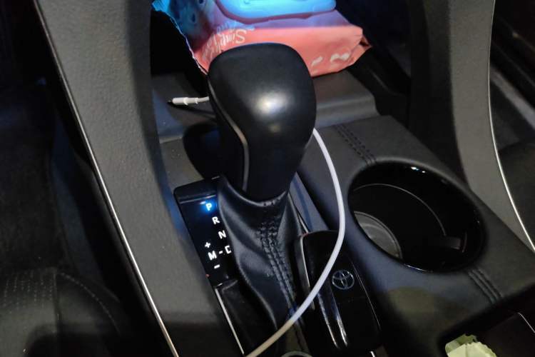 Used Toyota Avalon 2019 2.0L XLE Premium Edition China VI Gear Lever