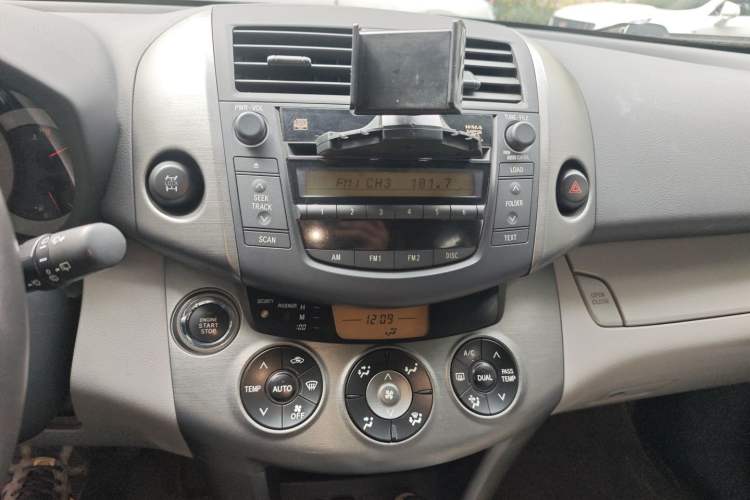 Used Toyota RAV4 2009 2.4L Manual Luxury Edition