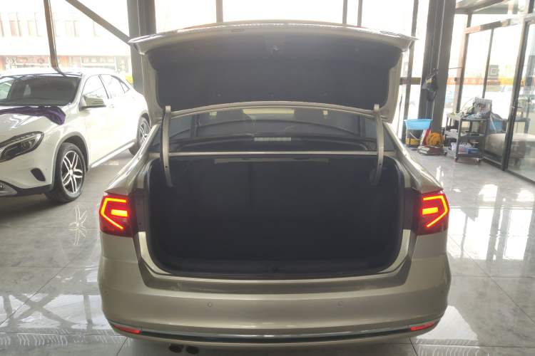 Used Volkswagen Bora 2016 230TSI DSG Luxury Version