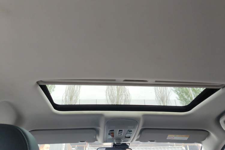 Used Haval H2 2017 Red-Label 1.5T Automatic Two-Wheel Drive Luxury Model Headliner