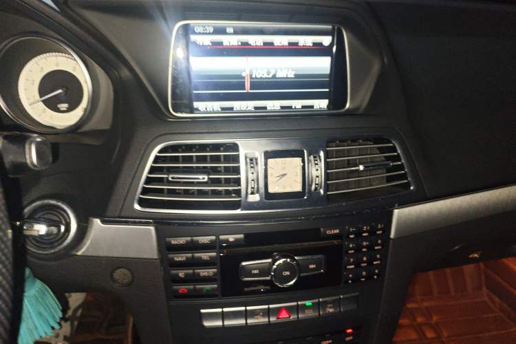 Used Mercedes-Benz E-Class 2014 E 260 Coupe Audio And AC Panel