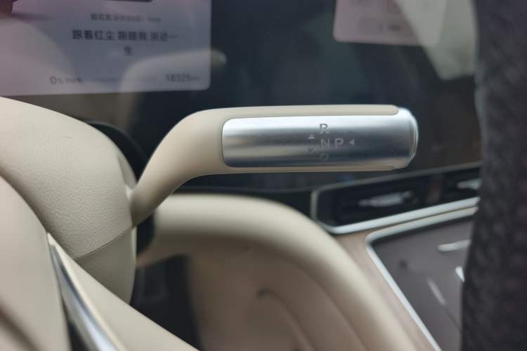 Used Hima AITO M9 2025 Extended-Range Ultra Version 52 kWh 6-Seater Gear Lever