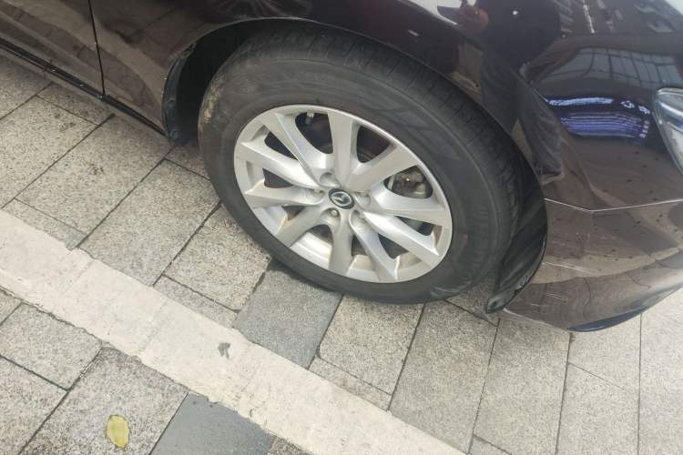 Used Mazda Atenza 2017 2.0L Blue Sky Luxury Edition
