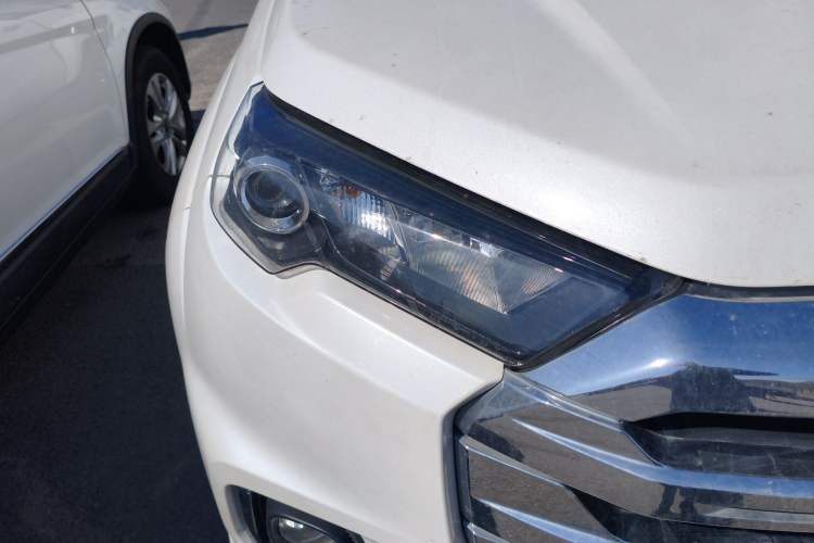 Used JMC Yuhu 7 2023 2.0T Automatic Diesel 4x4 Comfort Version Standard Wheelbase
