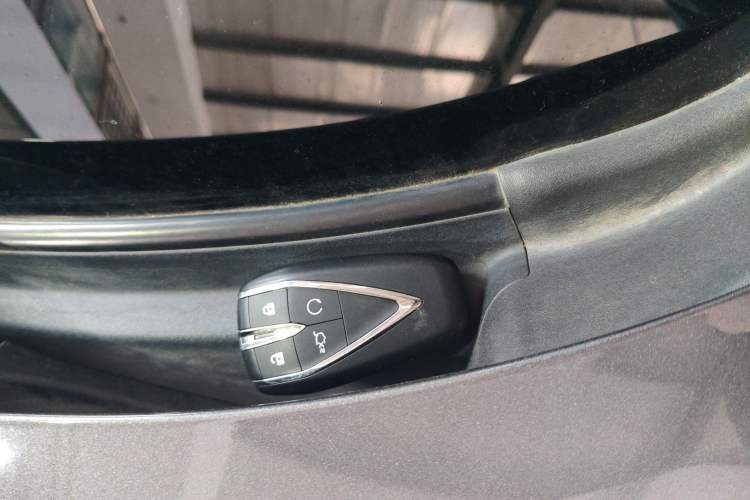 Used CHANGAN UNI-V iDD 2023 Zhidian iDD 1.5T 113km Smart & Fun Version (Rapid Edition)