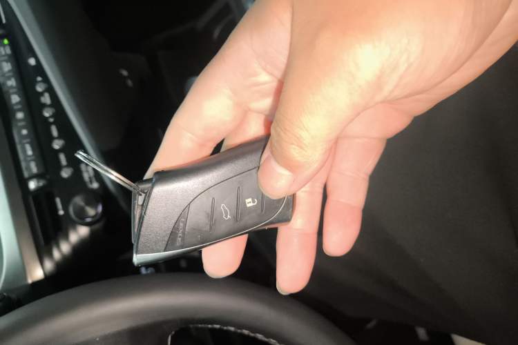 Used Lexus ES 2018 300h Premier Edition China VI Standard