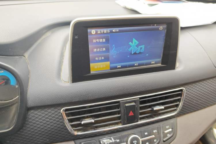 Used Dongfeng Fengon 330 2019 1.5L 330S Manual Comfort Version China VI Standard Audio And AC Panel