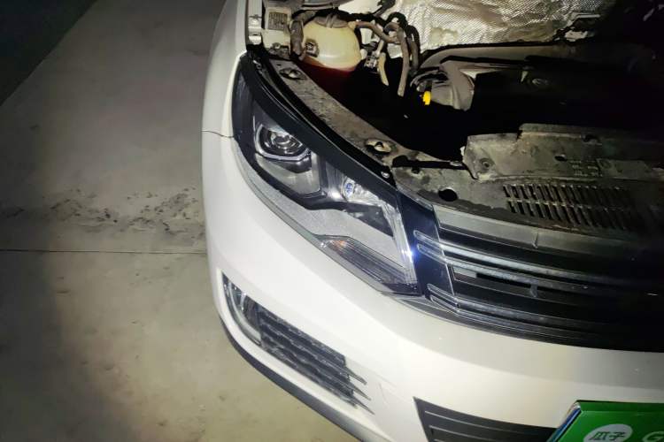 Used Volkswagen Tiguan 2017 300TSI Automatic Two-Wheel Drive Silk Road Luxury Edition Right Front Headlight