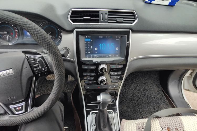 Used Haval H2 2017 Red-Label 1.5T Automatic Two-Wheel Drive Luxury Model