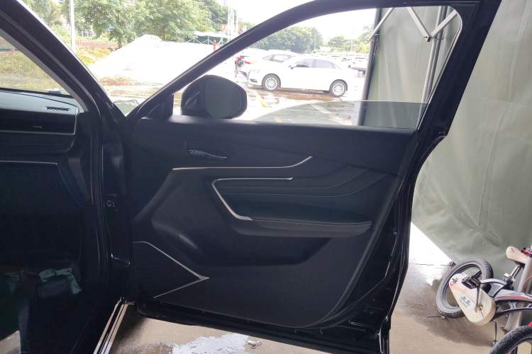 Used Venucia V 2023 260T Black Horse Edition Pro