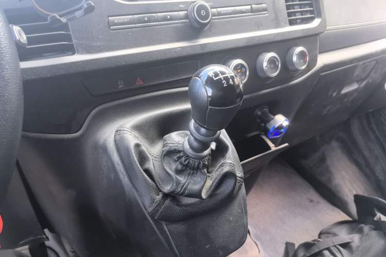 Used JMC Fushun 2022 2.0T Manual Van Short Wheelbase Low Roof 3-Seater
