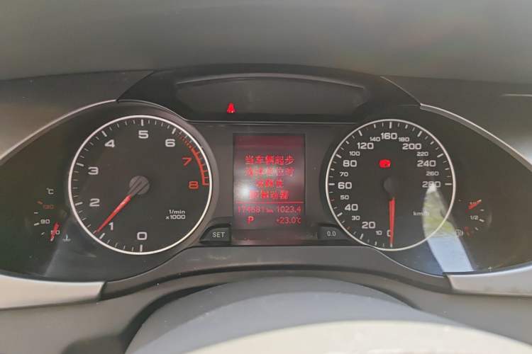 Used Audi A4L 2011 2.0 TFSI Comfort Model
