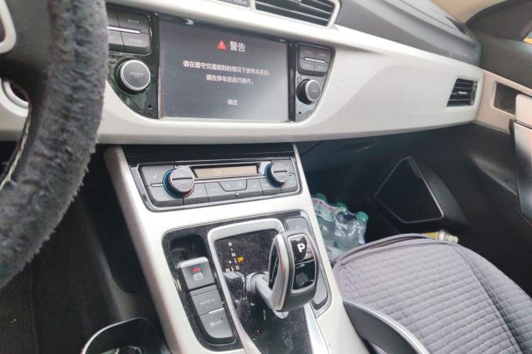 Used Geely Auto Emgrand X7 Sport 2020 1.8TD DCT Two-Wheel Drive Smart Connect 4G-Enabled Version
