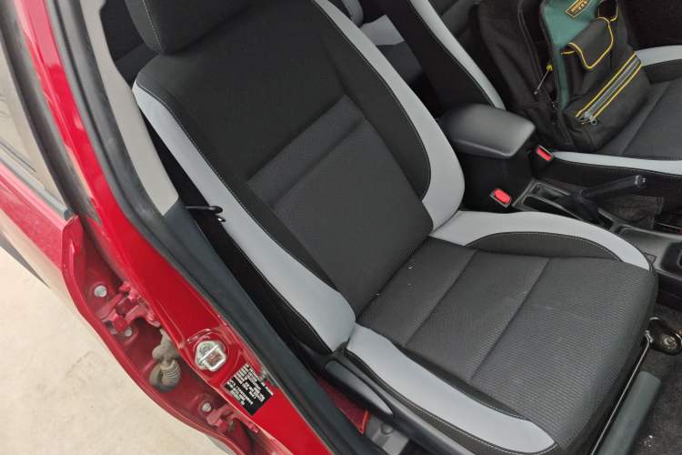 Used Toyota YARiS L Zhi Xuan 2021 X-Trail 1.5L CVT Leading Edition
