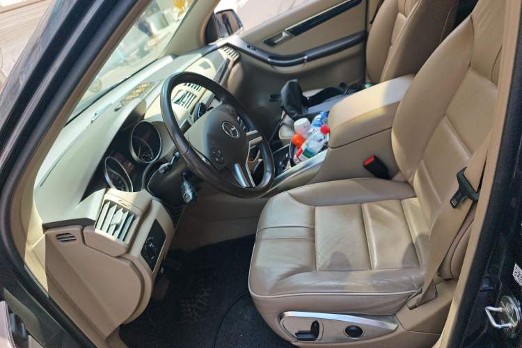 Used Mercedes-Benz R-Class 2014 R 320 4MATIC Luxury Model Left Front Seat