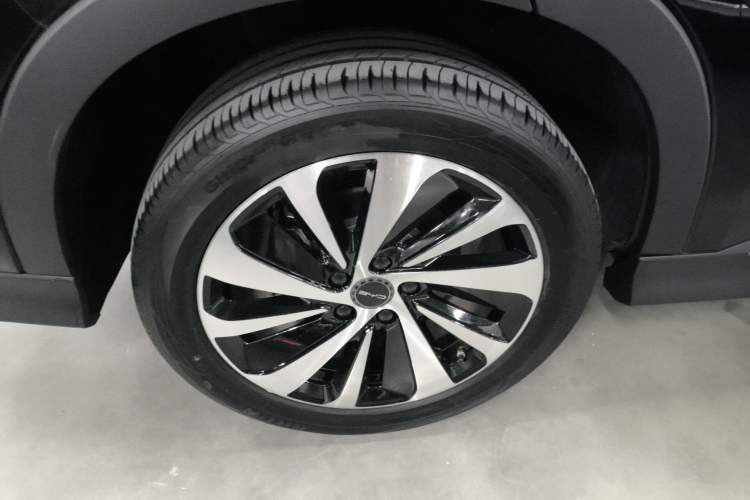 Used BYD Song PLUS New Energy 2024 Honor Edition EV 520km Luxury Model Right Rear Wheel Hub