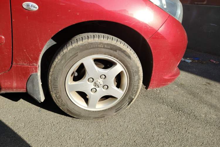 Used Peugeot 207 2011 Sedan 1.4L Manual Yule Edition Right Front Wheel Hub