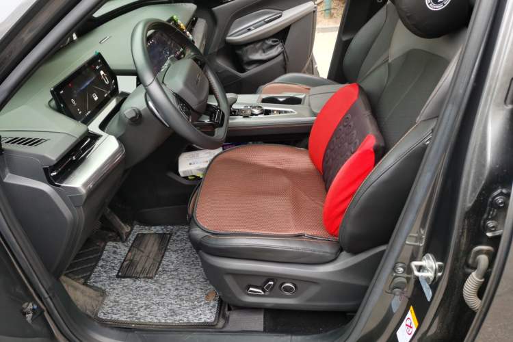 Used CHANGAN OSHAN Z6 2022 Blue Whale 1.5T DCT Smart Edition Urban Version Left Front Seat