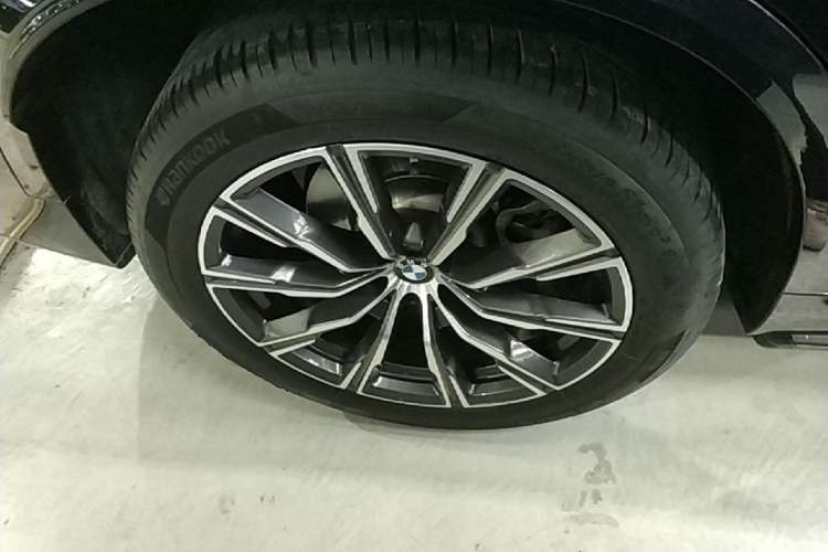 Used BMW X5 2022 Restyled xDrive 30Li M Sport Package Right Rear Wheel Hub