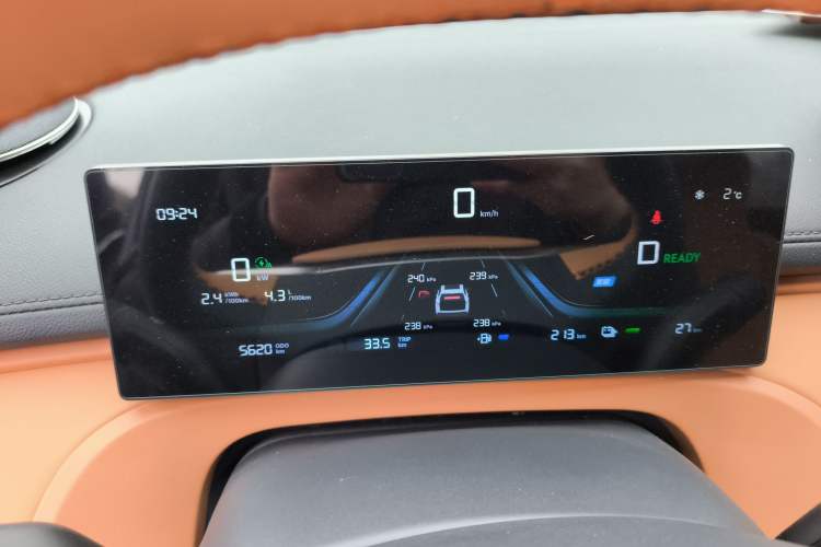 Used Geely Galaxy Xingjian 7 EM-i 2025 120km Launch+ Version
