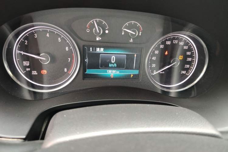 Used Buick LaCrosse 2018 20T Elite Edition Odometer Close Up