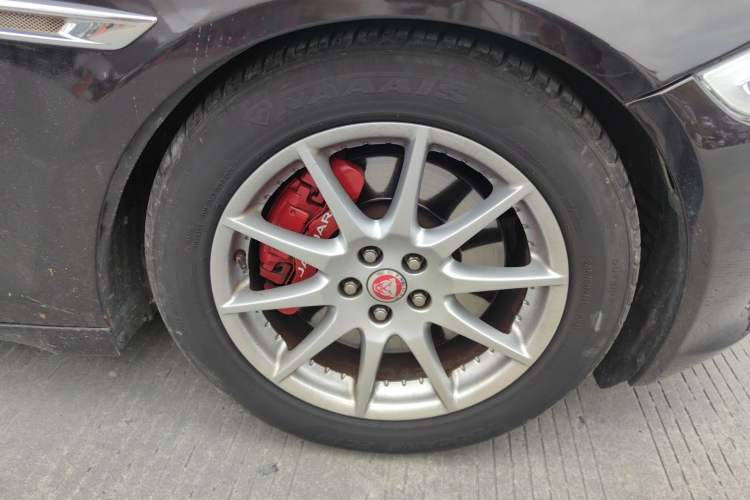 Used Jaguar XJ 2014 XJL 3.0 SC Two-Wheel-Drive Panoramic Business Edition