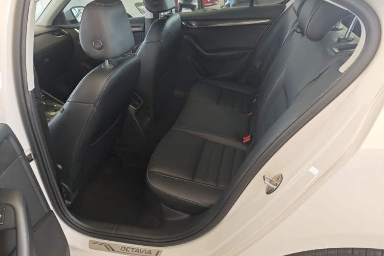 Used Skoda Octavia 2016 1.6L Automatic Smart Drive Edition