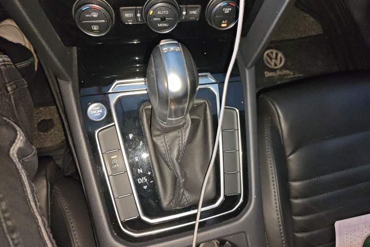 Used Volkswagen Magotan 2018 Facelift 330TSI DSG Luxury Model
