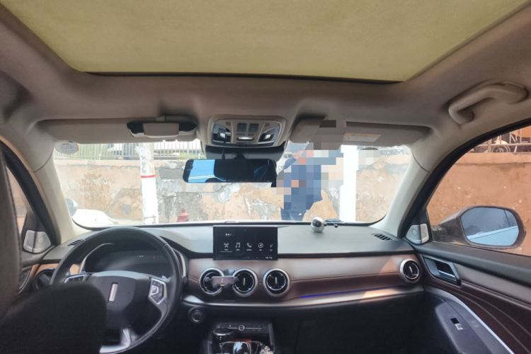 Used Wey VV6 2018 2.0T Two-Wheel-Drive Ultra-Luxury Version China V Standard
