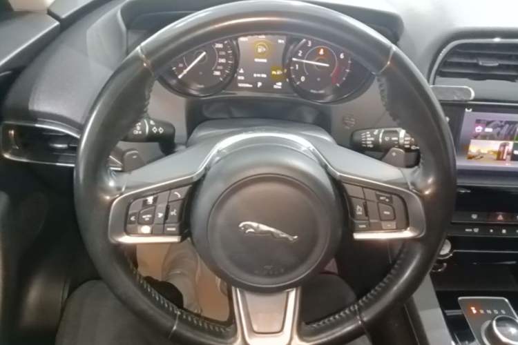 Used Jaguar F-PACE 2018 2.0T Four-Wheel Drive Urban Luxury Edition
