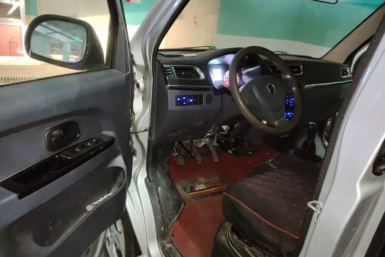 Used Jinbei Hiace X30 2020 1.5L Super-Comfortable Version China VI Standard SWC15M