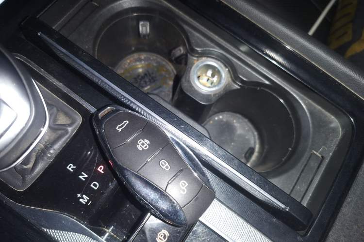 Used Hongqi H5 2023 1.5T DCT Smart Connect Flagship Edition Vehicle Key