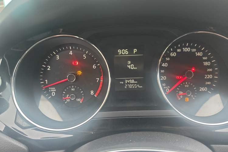 Used Volkswagen Sagitar 2017 230TSI Automatic Comfort Version Instrument Cluster