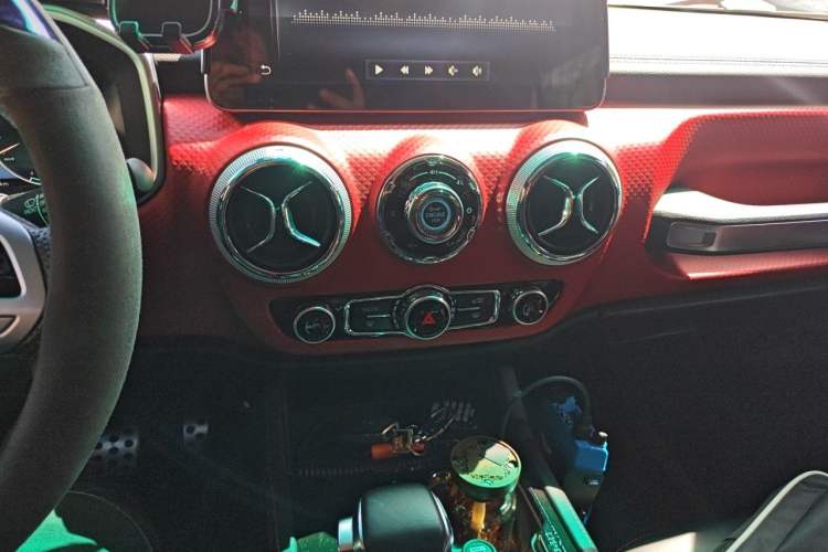 Used BAIC Off-Road BJ40 2018 PLUS 2.3T Automatic Four-Wheel Drive Premium Edition China V
