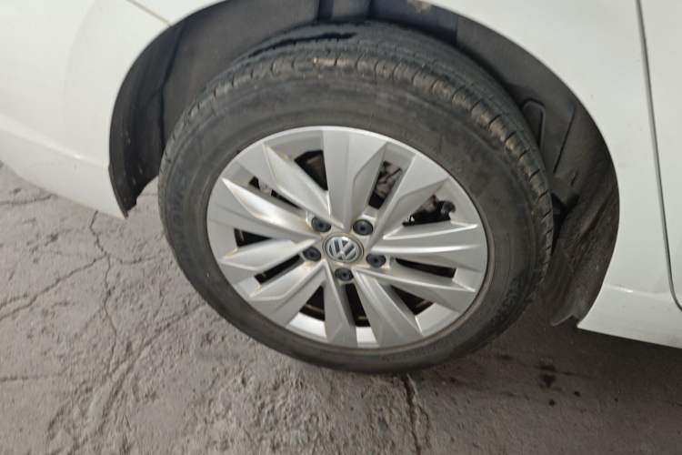 Used Volkswagen Lavida 2018 Hatchback 200TSI DSG Comfort Edition China V Standard Right Rear Wheel Hub