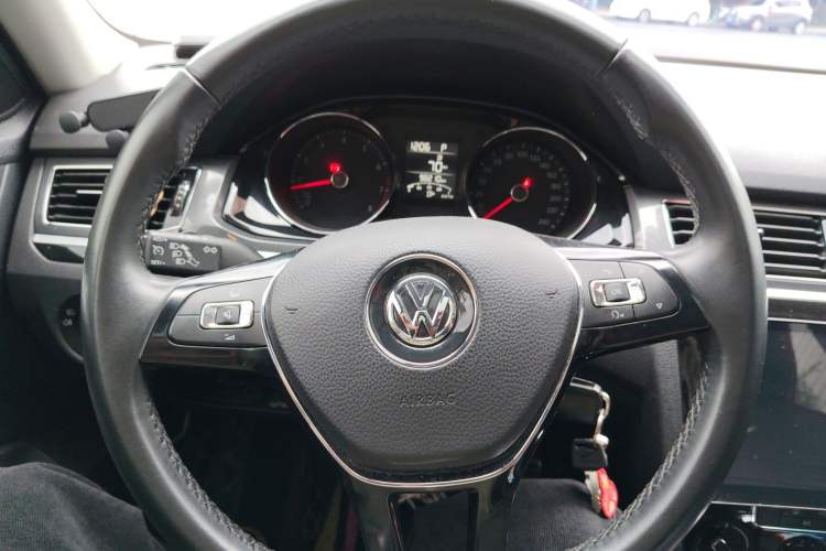 Used Volkswagen C-TREK 2018 1.5L Automatic Comfort Model Steering Wheel